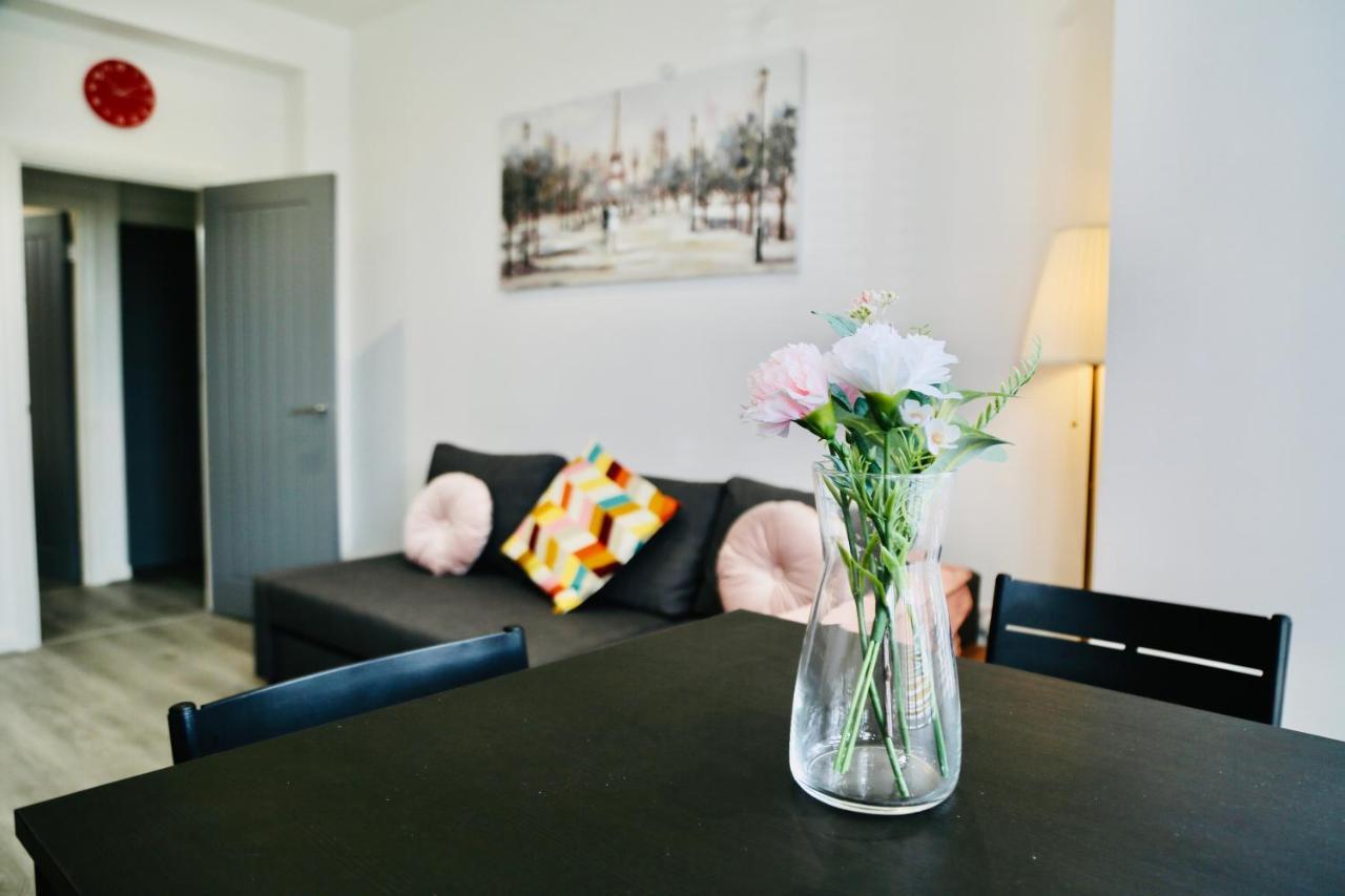 New Modern Apartment With Free Private Parking Plymouth Exterior foto