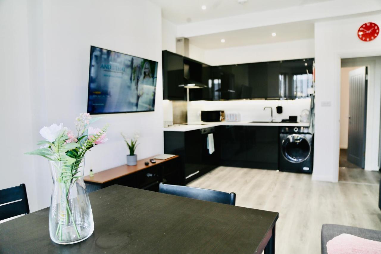 New Modern Apartment With Free Private Parking Plymouth Exterior foto