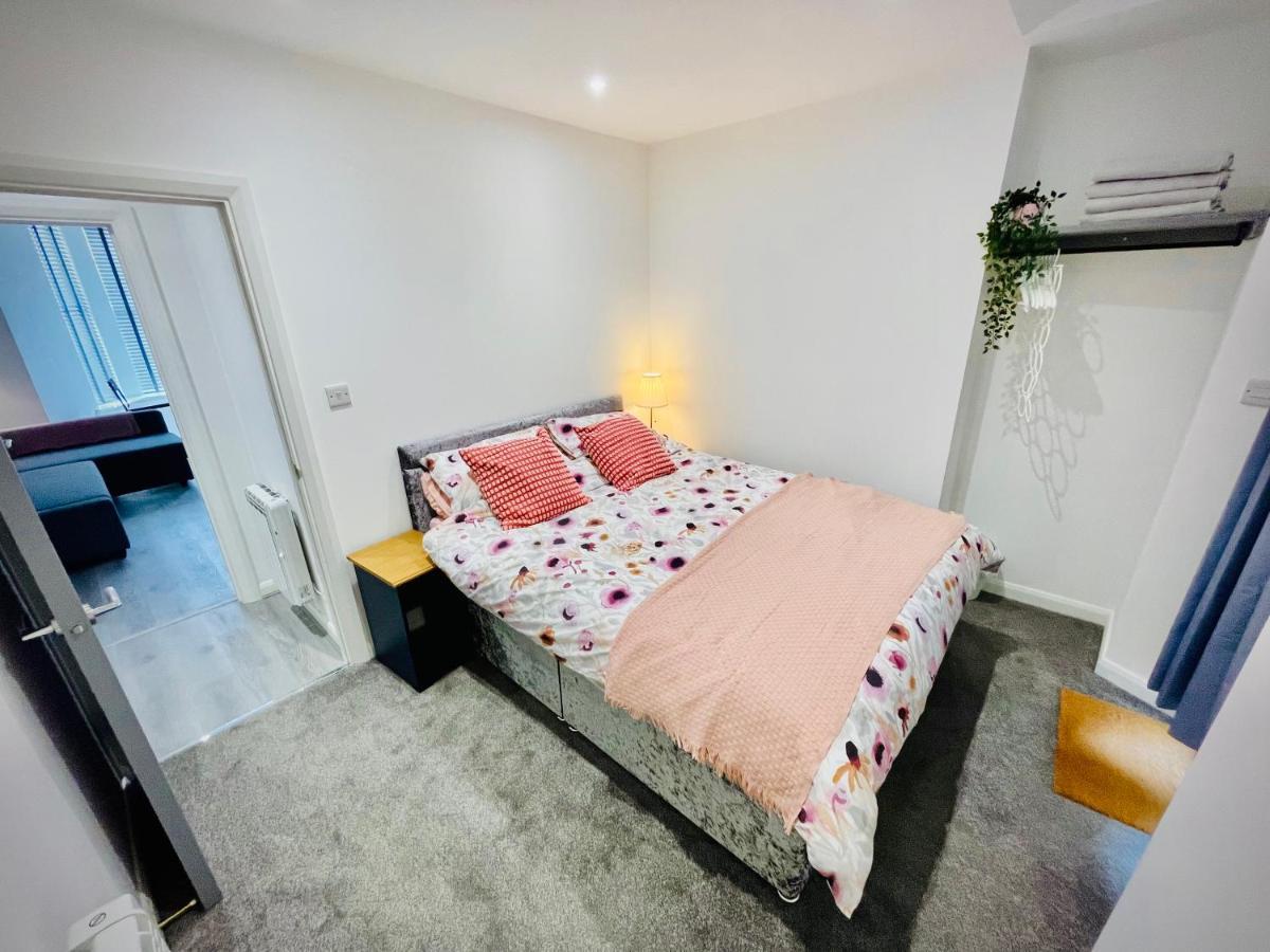 New Modern Apartment With Free Private Parking Plymouth Exterior foto