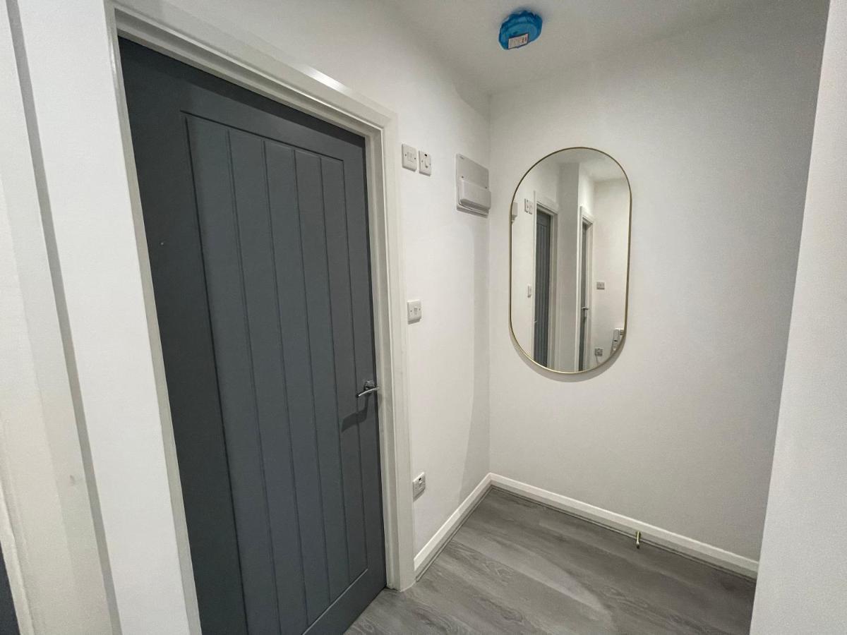 New Modern Apartment With Free Private Parking Plymouth Exterior foto